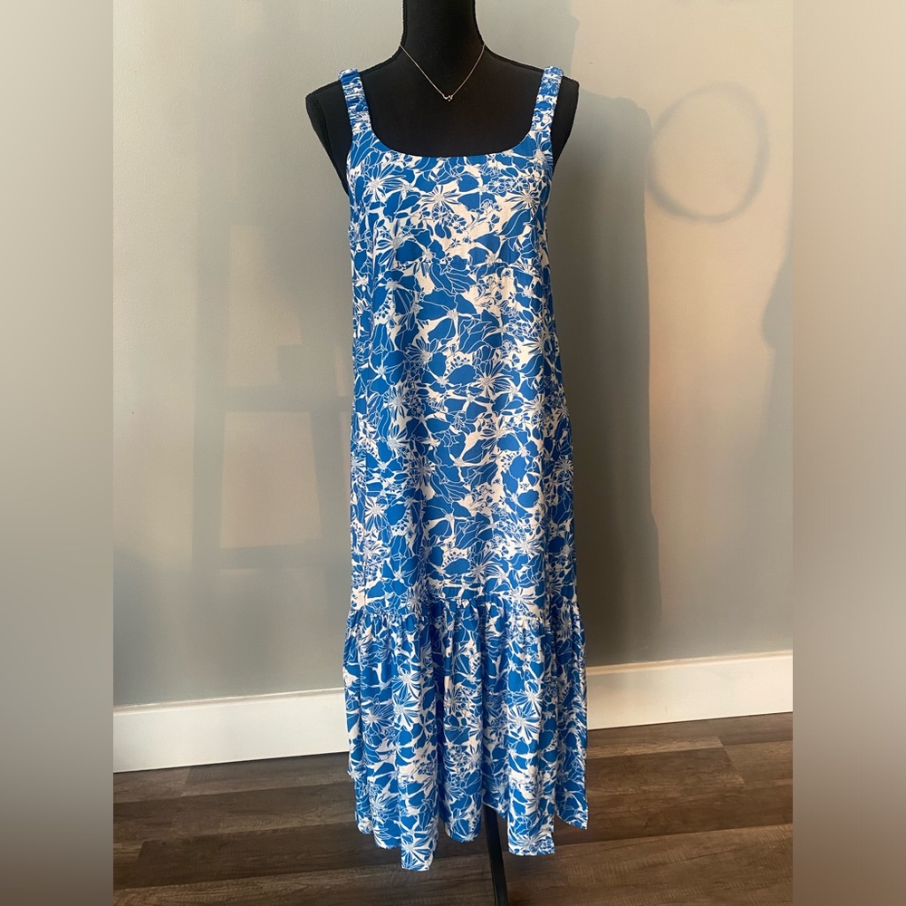 Floral Blue and White Women's Top